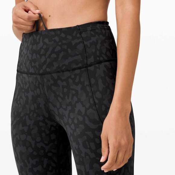 Lululemon Fast and Free Crop Leggings in Size 4 - Formation Camo Deep Coal Multi - Picture 7 of 7